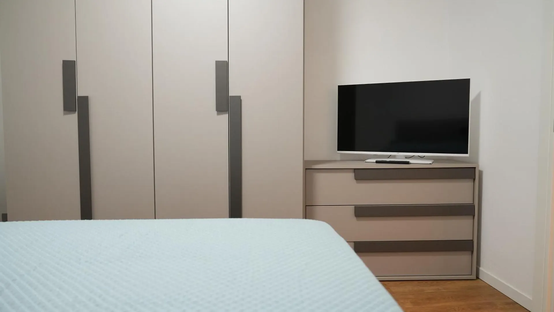 Indipendenza 60 Home Como Center 0*,  Италия
